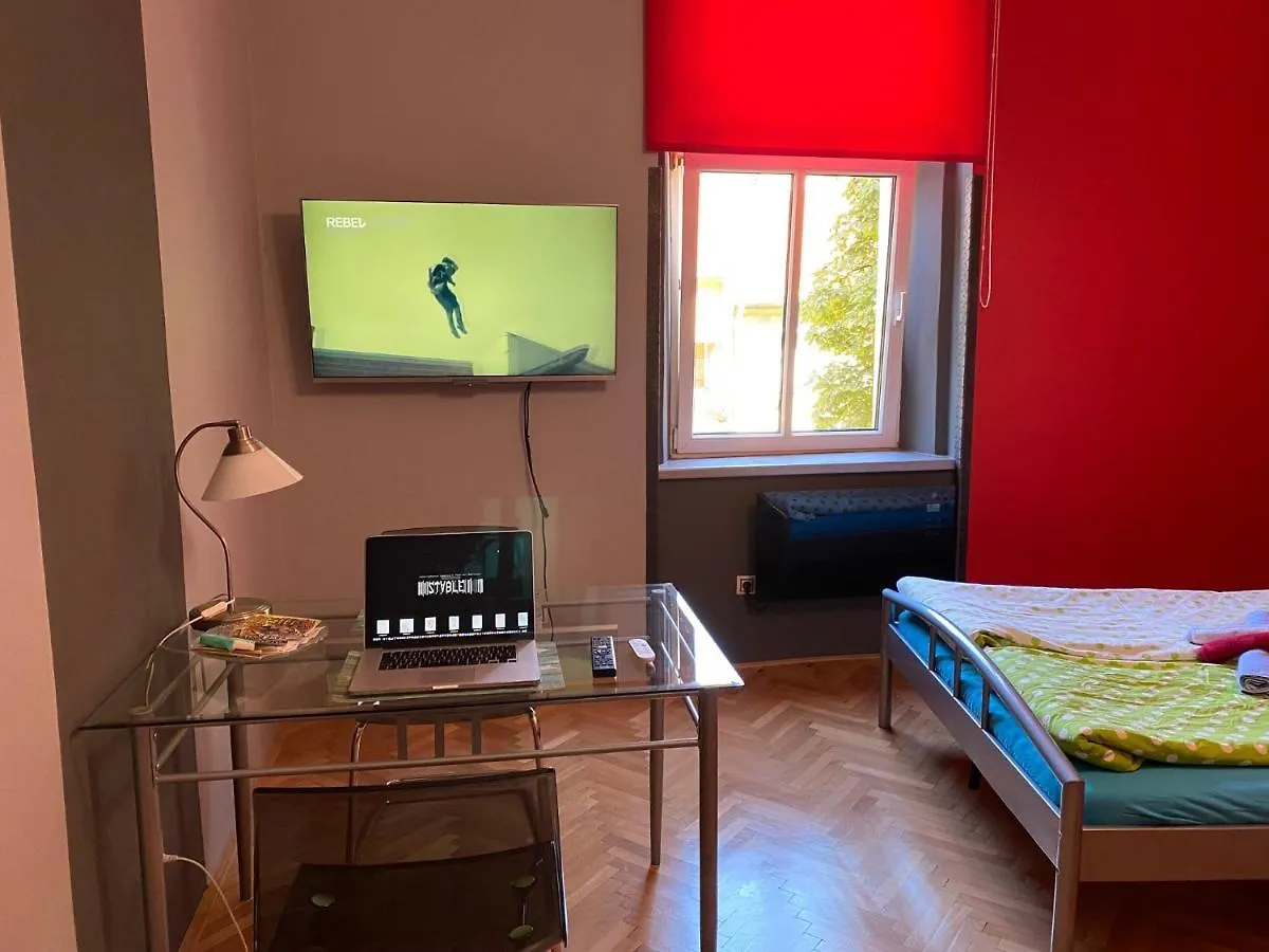 Apartment B42 Bed And Cafe プラハ 0*,  チェコ